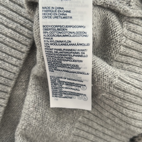 Cute sweater 🤍 - Picture 6 of 6